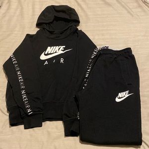 Nike women’s black hoodie and sweat pants size medium